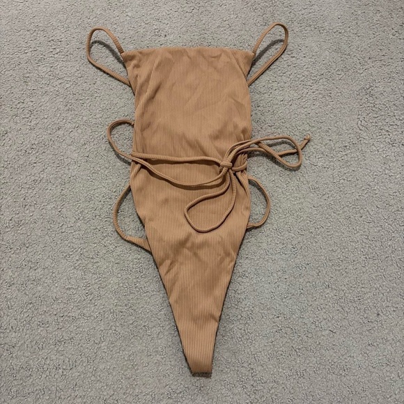 San Lorenzo Tan Ribbed One-Piece Swimsuit - Picture 1 of 3